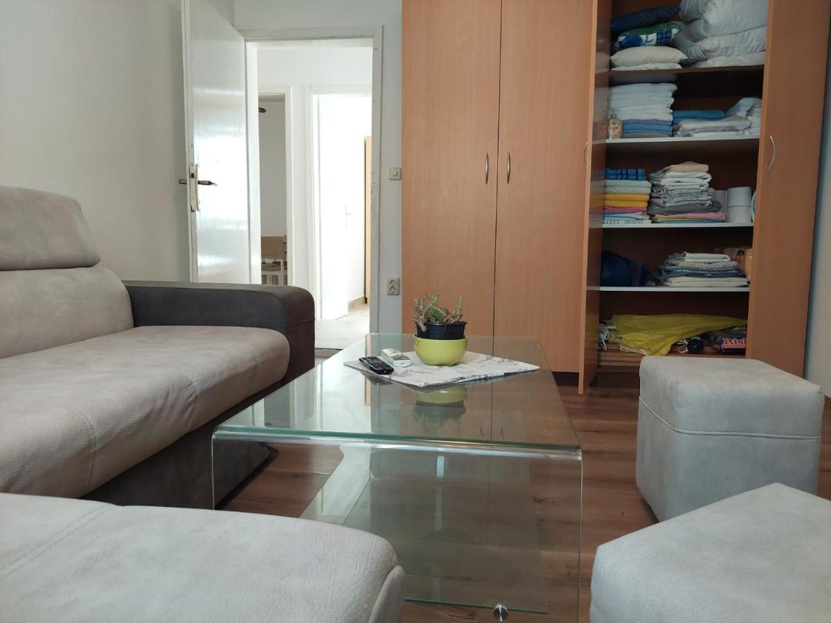 Apartment Galeb Lukovo Šugarje Exteriör bild
